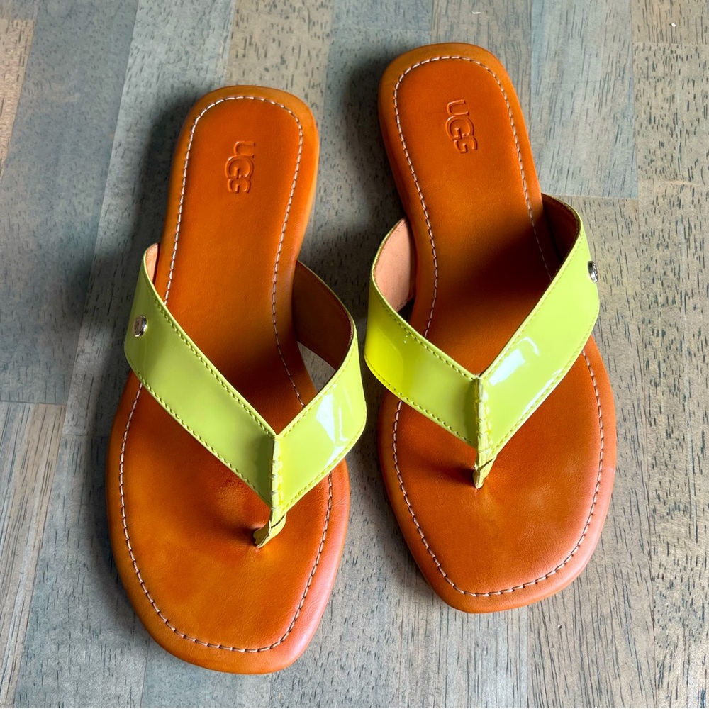 Ugg flip flops. Size 8